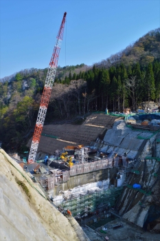 建設の進む最上小国川ダム